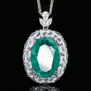 Collier pendentif en cuivre écologique de haute qualité, imitation émeraude ovale 18*25mm, zircone cubique, pour femmes, à porter au quotidien - Product Image 3