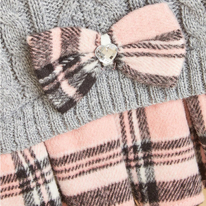 Grazioso Maglione in Acrilico per Cani con Gonna, Set Due Pezzi Effetto Maglia, Abito per Animali Domestici, Moda Invernale con Papillon, Grigio e Bianco - Product Image 4