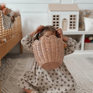 Cesta de almacenamiento de ratán con forma de tulipán y asa para uso infantil en exteriores - Product Image 3