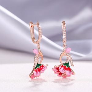 Orecchini pendenti floreali da donna con design a fiori freschi, eleganti gioielli per le orecchie in stile giardino - Product Image 2