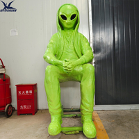 Statue d'alien animatronique réaliste grandeur nature pour les musées scientifiques, les écoles et les aéroports