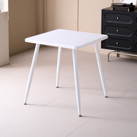 Table carrée en plastique pour salon, style nordique, imperméable et antidérapante, idéale pour patio et chambre à coucher (vente en gros)