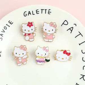 Karikatür sepeti Sanrio broş yumuşak ve sevimli pembe KT kedi melodi Metal rozeti giyim çanta aksesuarları 3CM