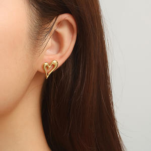 2025 fabricantes al por mayor nueva Alta Calidad moda mujer corazón fiesta usando pendientes venta al por mayor pendientes de tuerca - Product Image 5