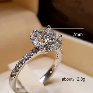 Anello con quattro punte in pietra scintillante per donna, regalo classico di moda per gioielli da dito - Product Image 2
