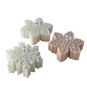 Bougie parfumée flocon de neige 3D faite à la main, bougie décorative de Noël pour décoration intérieure de fêtes - Product Image 5