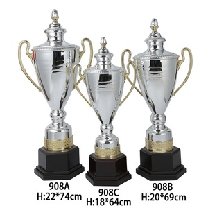 Trofeo Personalizzato in Metallo per Competizioni Sportive, Premio per Calcio e Campionati, Personalizzabile per Vincitori e Giocatori - Product Image 2