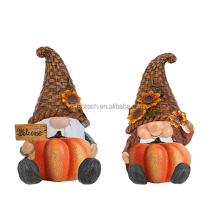 Décoration de maison de Thanksgiving gnome kawaii, <span class=keywords><strong>figurine</strong></span> en résine de citrouille, gnome espiègle, ornement peint à la main, réaliste, taille personnalisable - Product Image 1