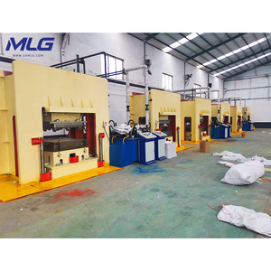 Línea de producción de palés de aserrín entero/máquina de fabricación de palés de <span class=keywords><strong>madera</strong></span> con <span class=keywords><strong>marco</strong></span> de placa de acero - Product Image 6