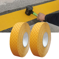 Ruban de marquage routier antidérapant à application rapide, ruban hautement réfléchissant durable pour autoroute et routes urbaines