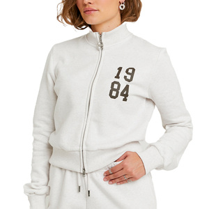 Sweat-shirt court décontracté à fermeture éclair pour femmes avec tissu doux parfait pour un usage quotidien et une superposition élégante pendant les jours de temps frais - Product Image 1