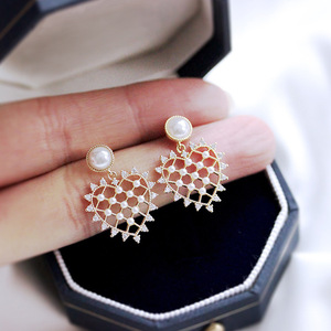 Orecchini Pendenti a Cuore in Stile Vintage Francese, Eleganti con Perle Finte, Gioielli alla Moda per Donne, Orecchini Romantici - Product Image 1