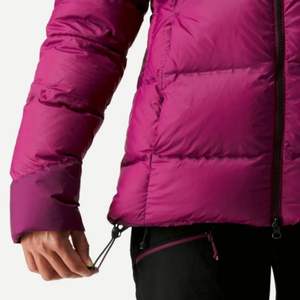 Veste en duvet de canard à capuche isolée personnalisée pour garder au chaud pour les femmes avec veste en duvet à capuche - Product Image 5