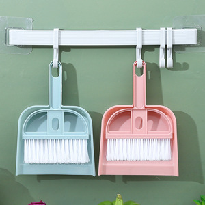 Mini ensemble balai et pelle à poils doux en plastique pour le nettoyage des tables, lits et rebords de fenêtre, bleu nordique, rose - Product Image 1