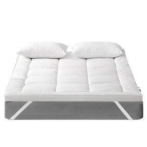 Surmatelas personnalisé couleurs coton extra épais matelassé surmatelas housse <span class=keywords><strong>de</strong></span> <span class=keywords><strong>couette</strong></span> ensemble drap-housse housse pour hôtel ensemble <span class=keywords><strong>de</strong></span> literie - Product Image 1