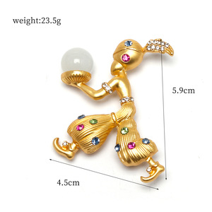 Figura de Dibujos Animados Creativa con Incrustaciones de Diamantes, Broche de Aleación Unisex, Figura Vintage de Sultán Árabe con Turbante Sosteniendo una Lámpara - Product Image 2