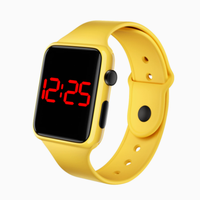 Montre connectée sport pour femme avec écran LED, étanche, bracelet en silicone, idéale pour la rentrée scolaire, best-seller WE-DO