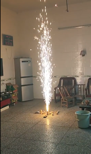 Feux d'artifice de haute qualité fabriqués en Chine, fusées colorées pour toutes les occasions - Product Image 3