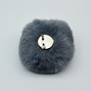 Pompón de bola de piel sintética colorido de buen precio de gran oferta de 39 colores con <span class=keywords><strong>Pin</strong></span> para gorro de tela - Product Image 3