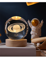 Nouveau design LED Lampe de table en cristal USB 3D Globe de lune Gravé au laser Système solaire Boule de verre en cristal