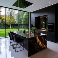 Meuble de cuisine moderne de luxe en marbre, sur mesure, en contreplaqué laqué, pour villas