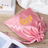 Sac à cheveux en satin brodé avec logo personnalisé pour perruques pochette en satin de soie d'emballage cadeau avec cordon de serrage souple pour vêtements de haute qualité