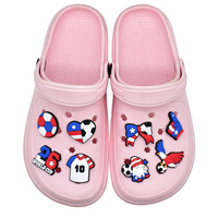 Breloques de chaussures patriotiques en PVC pour le football, motifs drapeau américain et aigle, pour sabots, fleurs, mode, confortables, durables, couleur et taille personnalisables