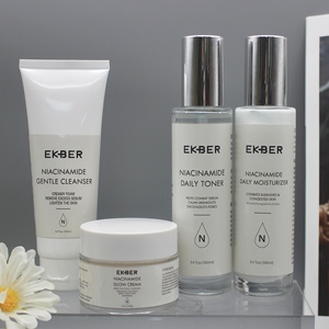 Set de Cuidado de <span class=keywords><strong>la</strong></span> Piel EKBER, Fórmula Personalizada, Suero, Tónico, Niacinamida, Crema Facial Blanqueadora e Iluminadora - Product Image 1