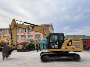 Excavadora Caterpillar 320GC de segunda mano en excelentes condiciones, equipo sobre orugas de 20 toneladas para construcción de edificios y trabajos básicos - Product Image 2