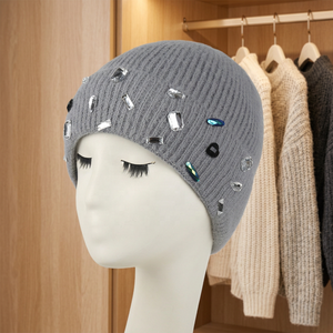 Gorro de Invierno Decorado con Joyas, Gorro de Acrílico con Pedrería, Gorro Personalizado Cálido - Product Image 3