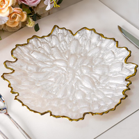 Assiettes de présentation en verre en forme de fleur avec bord doré, assiettes à dîner décoratives en verre transparent pour la décoration de table de mariage et de banquet