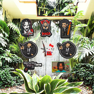 Badges tactiques 3D en caoutchouc souple écologiques avec patchs de personnages amusants, aimants et perles pour sacs - Product Image 3