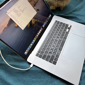 แล็ปท็อปมือสอง สภาพ 95% รุ่น Pro 2019 ขนาด 16 นิ้ว Intel Core I7  หน้าจอ 144Hz  SSD 256GB มีสินค้าในสต็อก - Product Image 1
