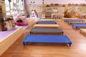 Mobiliario Escolar para Jardín de Infancia Catre Apilable y Colorido para Siesta de Niños Cuna para Guardería - Product Image 2