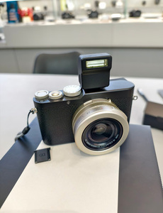 ใช้กล้อง 4K รุ่น Leica D-Lux 8 พร้อมเลนส์ 24-75 มม. กล้องวิดีโอบล็อกขนาดกะทัดรัด 21MP - Product Image 3