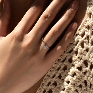 Anillo de Plata de Ley S925 con Estrella y Cristal de Estrás, Estilo Minimalista para Uso Diario, Joyería Fina Unisex - Product Image 5