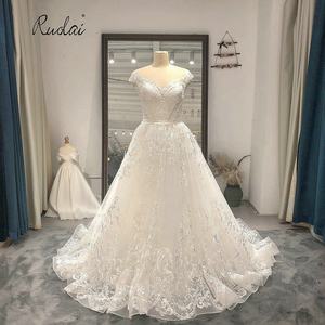 Ruolai OWD-H2430 dentelle appliques décolleté en V robe de mariée découpe a-ligne tribunal train robes de mariée pour les femmes - Product Image 1