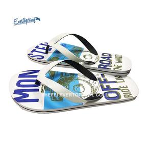 Pantoufles plates en caoutchouc pour hommes de <span class=keywords><strong>marque</strong></span> bon marché de haute qualité avec logo personnalisé pantoufles d'été tongs de style plage en PVC - Product Image 2