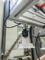 Rakitan furnitur jalur produksi Gantry lengan Robot pertukangan mesin pemuat Stacker
