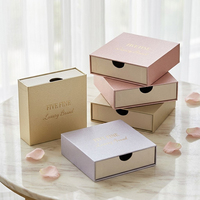 Coffret Cadeau Bébé de Luxe en Papier, Boîte Rigide en Carton avec Finition Mate Personnalisable pour Chaussettes et Vêtements pour Nourrissons