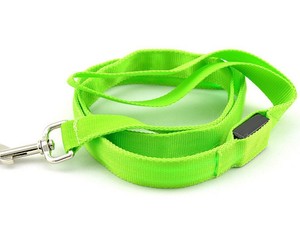 Correa de poliéster brillante para mascotas de 1,2 m, correa para perros al aire libre, arnés para perros intermitente Led, correa para <span class=keywords><strong>Collar</strong></span> - Product Image 4