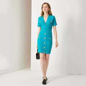 A5561 Abiti Estivi Corti con Scollo a V in Tinta Unita <span class=keywords><strong>Taglie</strong></span> <span class=keywords><strong>Forti</strong></span> <span class=keywords><strong>Abbigliamento</strong></span> Donna all'Ingrosso - Product Image 2