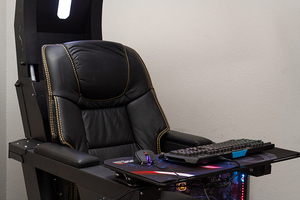 Cockpit PC inclinable à gravité zéro R1 Imperator, Ingrem Predator, Cluvens pour 3 écrans avec massage. Éclairage LED RGB - Product Image 3
