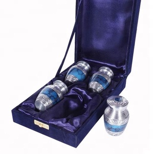 METAL DESIGNER <b>KEEPSAKE</b> URN - Product Image 2