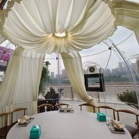 Dôme de maison PC moderne avec structure modulaire à assemblage, transparent à 360°, installation facile pour villas et gîtes