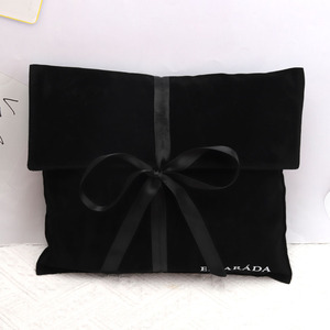 Tùy chỉnh màu đen da lộn bụi túi nắp phong bì Quà Tặng nhung Đóng gói với Ribbon quần áo tóc bó Tóc Giả đồ trang sức phong bì Pouch - Product Image 4