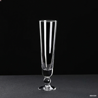 Tasse à jus en verre de haute valeur avec bulle à pied haut Personnalité créative Tasse à eau commerciale et à bière pour thé aux fruits