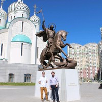 Statue de Saint George en bronze de Vincentaa, statue équestre avec cheval et dragon dynamiques pour la place de l'église