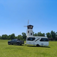 Caravane de voyage légère et personnalisable pour les voyages en famille, avec suspension indépendante et système anti-oscillation.