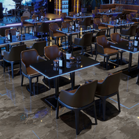 Ensemble table et chaises de bar en bois massif de style vintage avec éclairage intégré pour usage commercial dans les cafés et restaurants